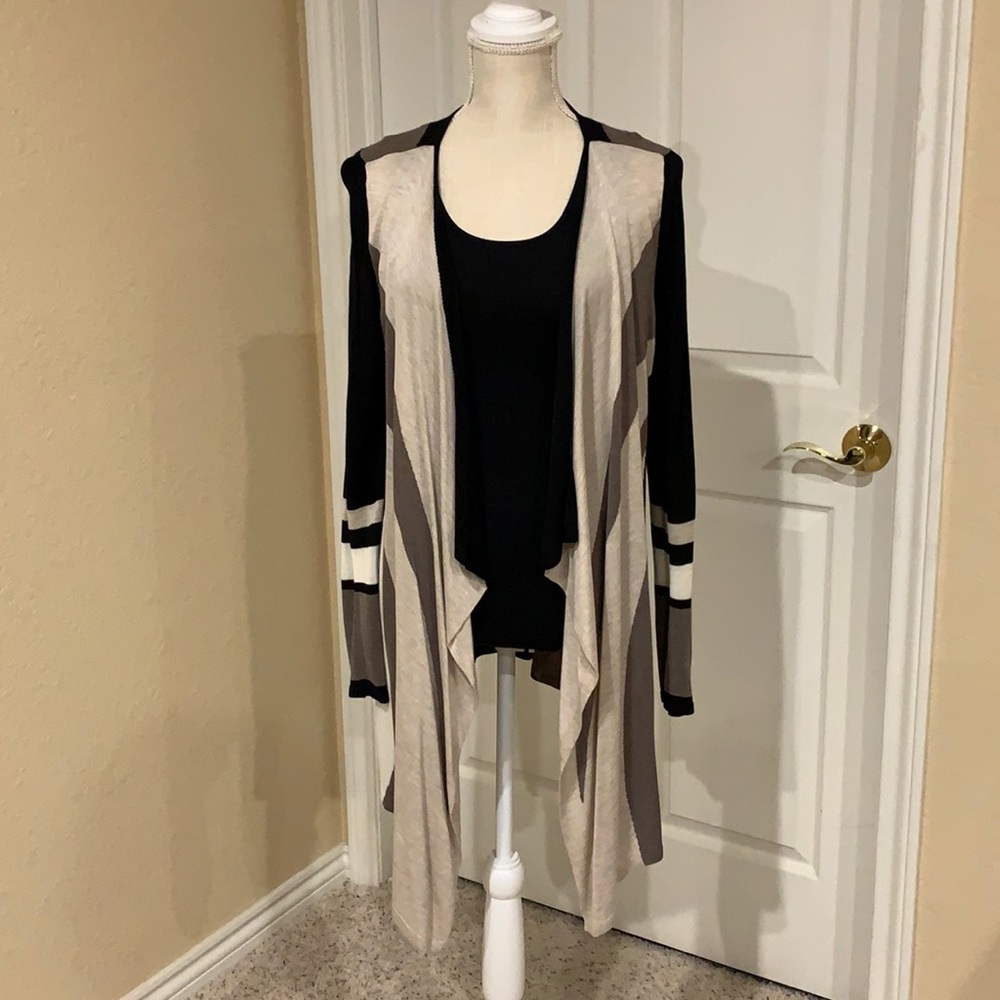 INC, International Concept, classy, taupe, black and tan  wrap. 100% rayon Sz L